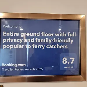 Apartment Entire Ground Floor With Full-privacy And Family-friendly Popular To Ferry Catchers, Wellington