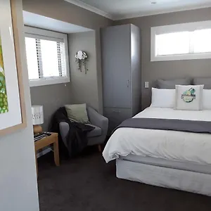 Petite Taupo